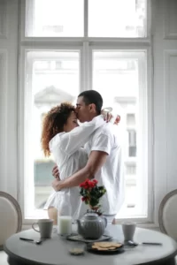 Read more about the article DOES KISSING HAVE ANY HEALTH BENEFITS