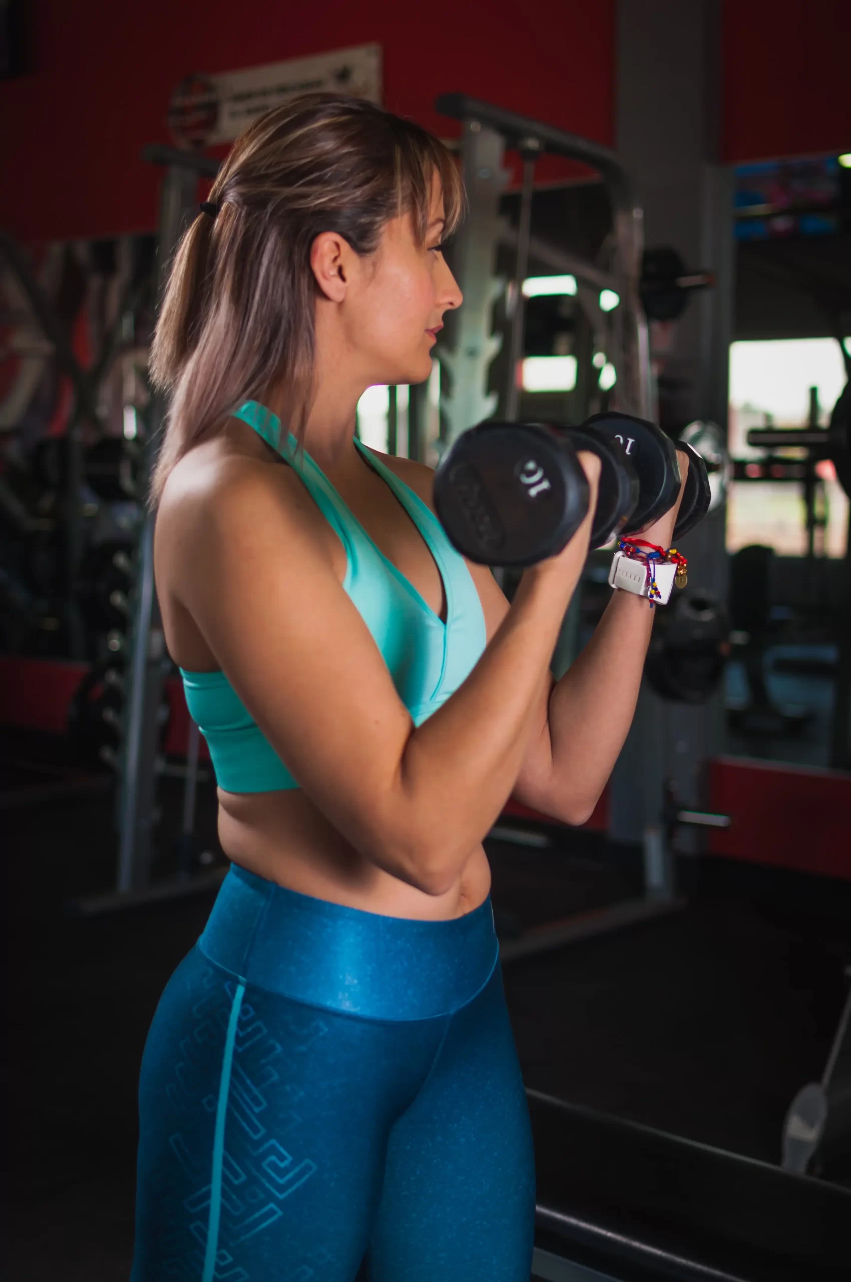 Read more about the article ADJUSTABLE WEIGHT DUMBBELLS UNDER 1000